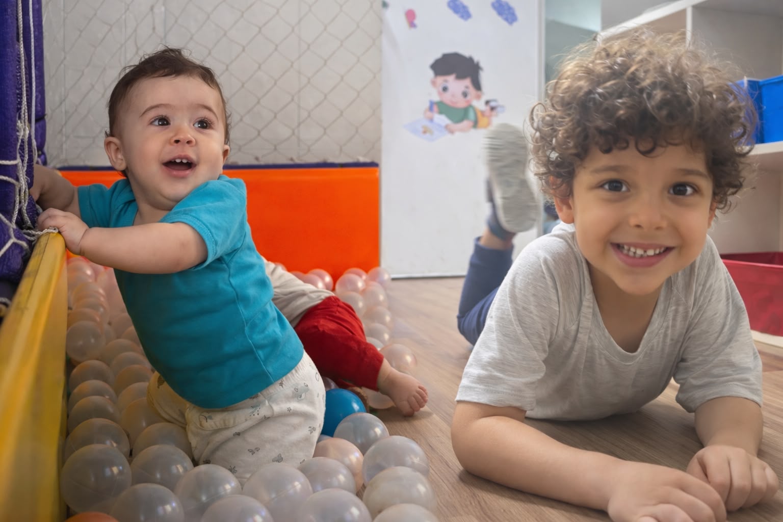 Crianças na brinquedoteca da Kidsheaven